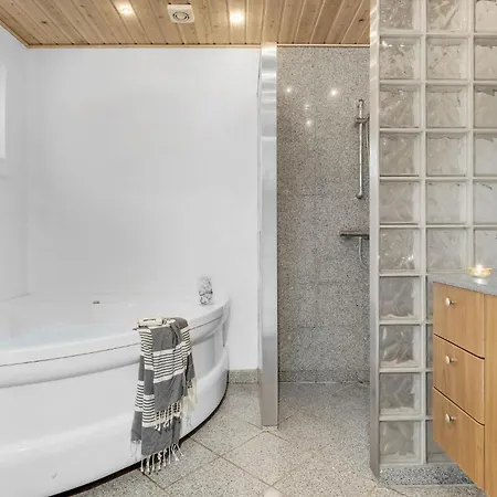 Amazing In With Kitchen